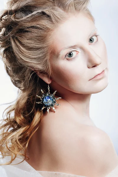 Vacker flicka med glamour jul makeup — Stockfoto
