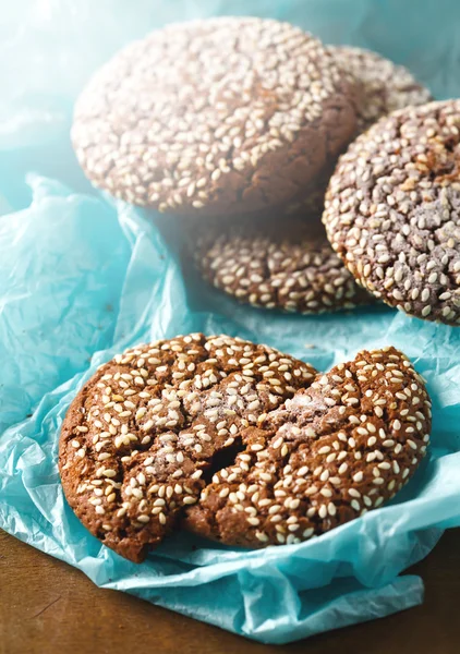 Galletas recién horneadas saludables con sésamo — Foto de Stock