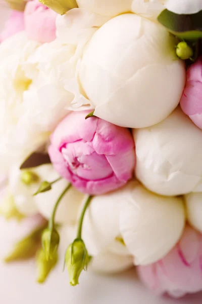 Wedding bouquet of ranunculus and peony — Stock Photo, Image