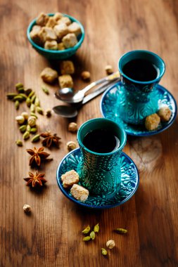 Çay veya sıcak şarap çeşitli baharatlar ile