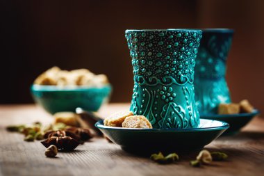 Çay veya sıcak şarap çeşitli baharatlar ile