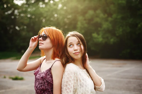 Two Best Friends Teen Girls Staying Together — Stock Photo, Image
