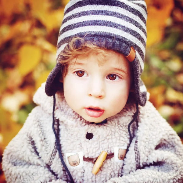 Close-up portret van schattige peuter jongen 1.5-2 jaar — Stockfoto