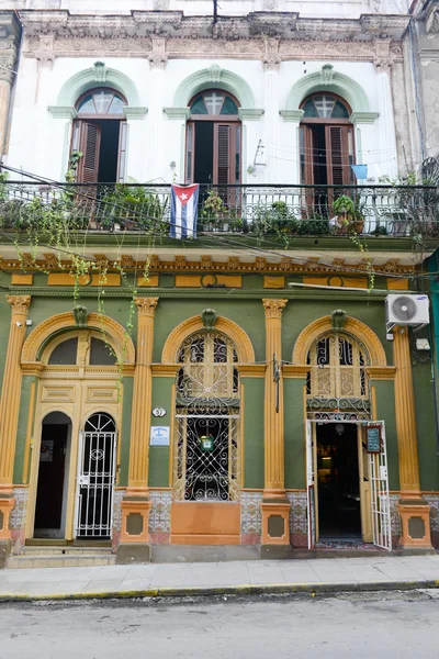 Vieille maison dans le quartier de Habana Vieja à La Havane — Photo
