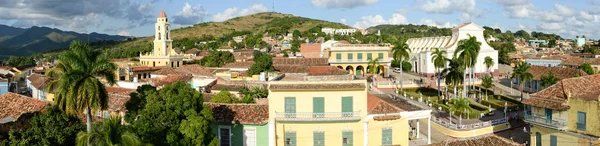 Trinidad sömürge kasaba renkli geleneksel evleri — Stok fotoğraf