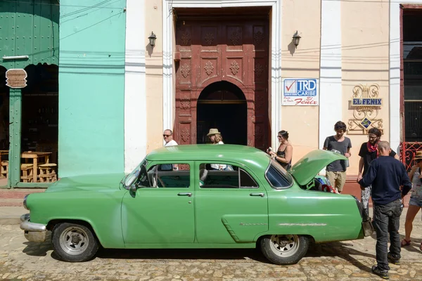 Oldtimers in de koloniale stad Trinidad op Cuba — Stockfoto