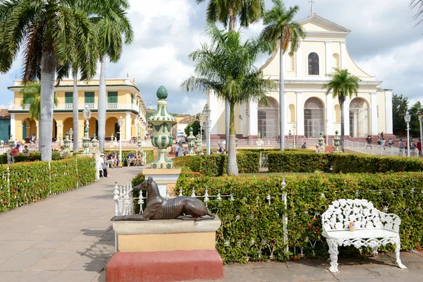 Coloridas casas tradicionales en la ciudad colonial de Trinidad — Foto de Stock