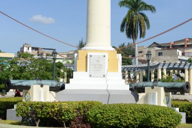 Jose Marti Santiago de Cuba, kare Marte Yaylası girişindeki nitelikli anıt