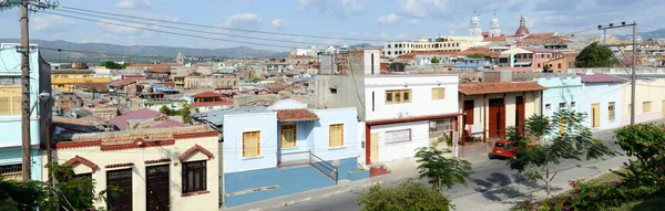 Casas coloniais em Santiago de Cuba, Cuba — Fotografia de Stock