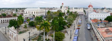 Belediye Binası ve katedral Cienfuegos Jose Marti park 