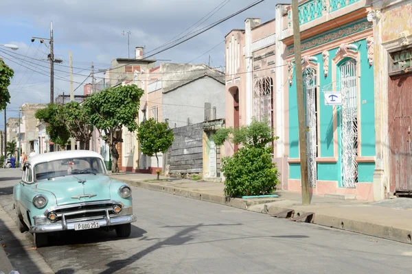 在西恩富戈斯，古巴的旧县城的殖民地建筑 — 图库照片