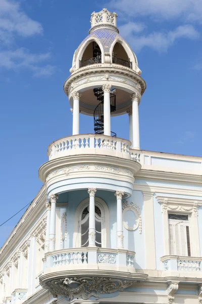 Kubánský koloniální architektura na staré město Cienfuegos, Kuba — Stock fotografie