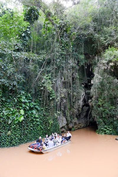 Grotta di Indio nella valle Vinales a Cuba — Foto Stock