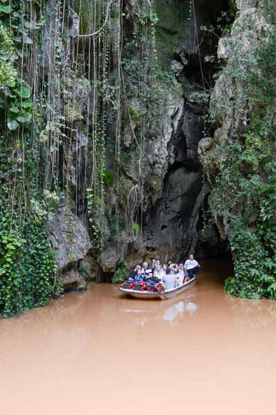 Grottan av Indio på Vinales valley i Kuba — Stockfoto