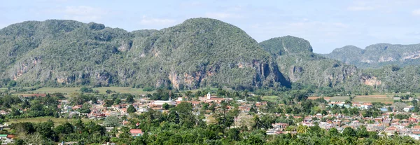 Stad en vallei van Viñales, Cuba — Stockfoto