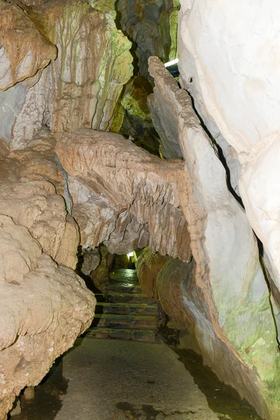 A caverna de Indio no vale de Vinales — Fotografia de Stock