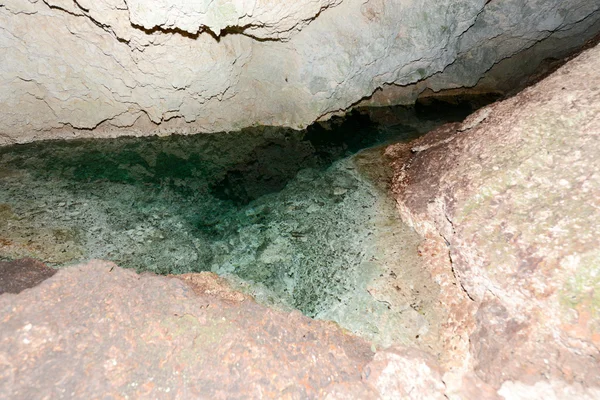 Jeskyně s vodou v Giron — Stock fotografie