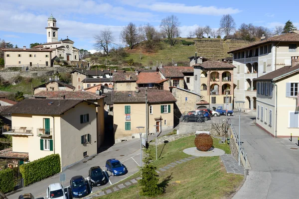 Het landelijke dorp van Carabbia, Zwitserland — Stockfoto