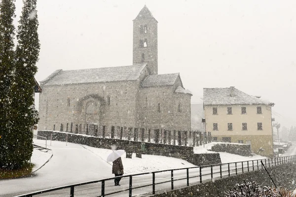 Kostel Saint Nicolao na Giornico na údolí Leventina — Stock fotografie