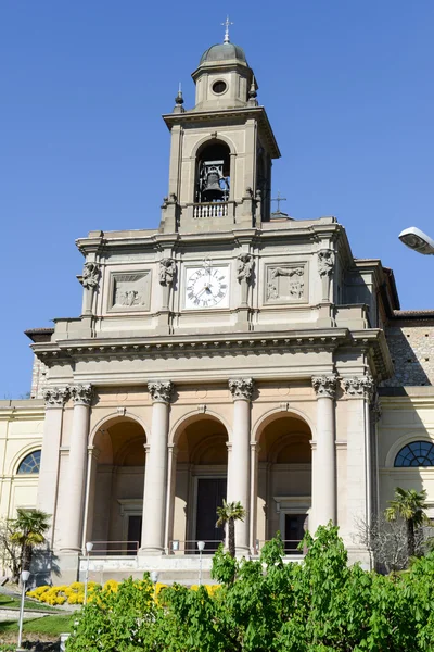 Kirche der Heiligen cosma und damiano in mendrisio auf schweiz — Stockfoto