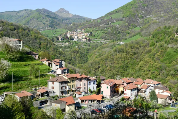De dorpen van Campora, Bruzella en Caneggio op Muggio vallei — Stockfoto