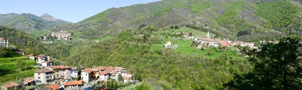 I borghi di Campora, Bruzella e Caneggio sulla valle del Muggio — Foto Stock