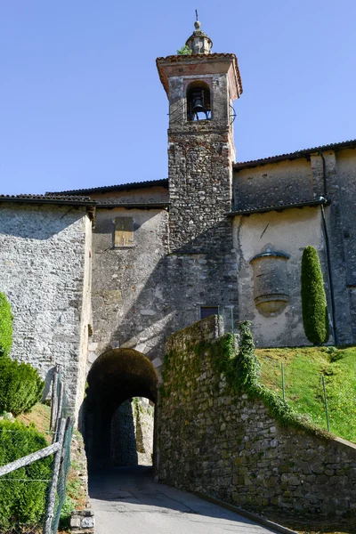 Kościół Saint Sisinio w Mendrisio w Szwajcarii — Zdjęcie stockowe