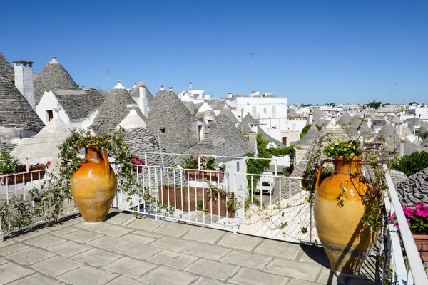 Alberobello staden med trulli hus — Stockfoto