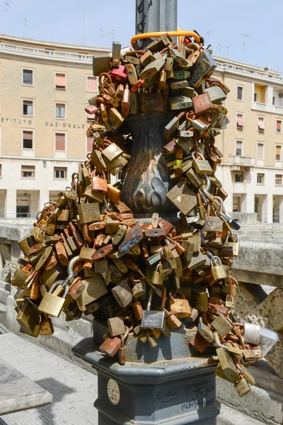 Cadenas en métal en Lecce — Photo