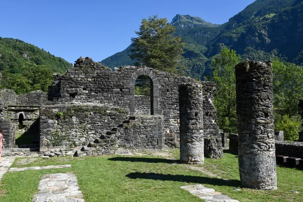 Serravalle slottsruiner — Stockfoto