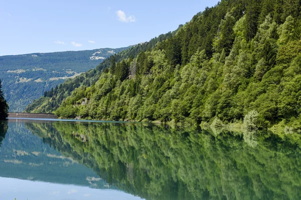 Lago Malvaglia no vale de Blenio — Fotografia de Stock