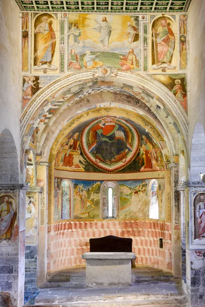 Interior de la iglesia de San Pedro y San Pablo — Foto de Stock