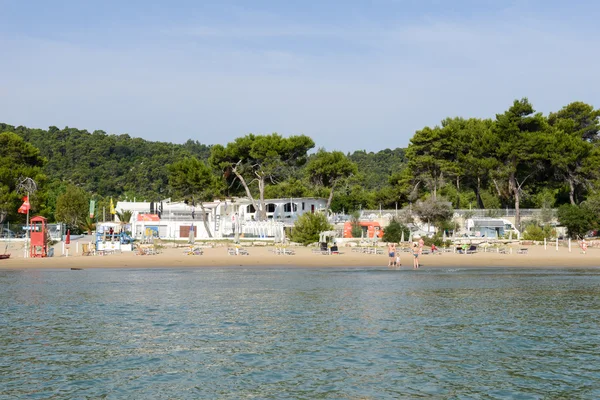 Stranden på kusten av Torre Canne — Stockfoto