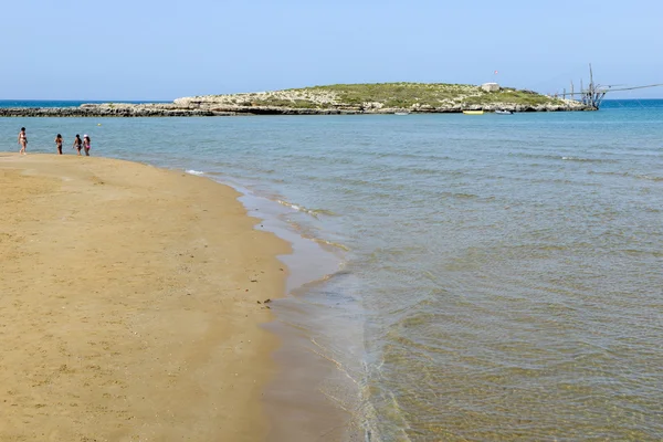 Strand an der Küste von Torre Canne — Stockfoto