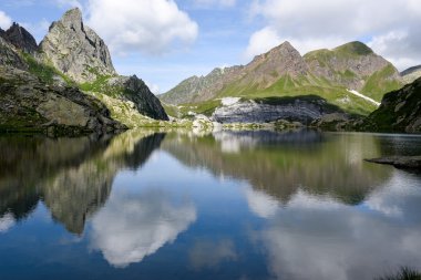 Göl Leit Canton Ticino üzerinde