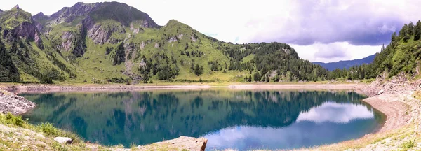 Jezero Tremorgio v kantonu Ticino — Stock fotografie