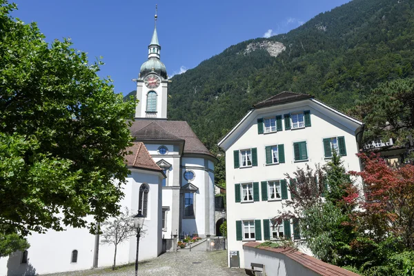 Gamla kyrkan vid Altdorf i cantonen av Uri — Stockfoto