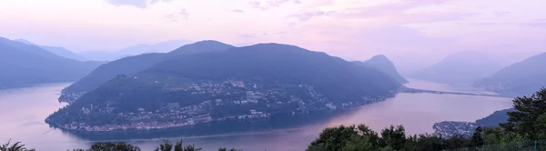 Vista sul lago di Lugano al tramonto — Foto Stock