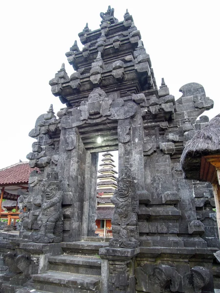 Temple hindou sur l'île de Lembongan — Photo