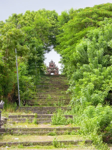 Temple hindou sur l'île de Lembongan — Photo