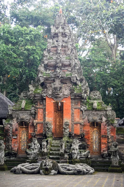 Balijski świątyni w mieście Ubud — Zdjęcie stockowe