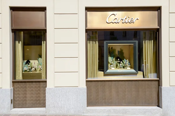 Showcases of Cartier watchmaker store at Lugano on Switzerland — Stock Photo, Image