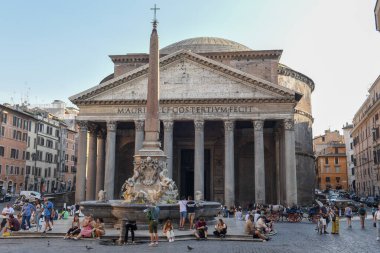 Roma, İtalya - 16 Eylül 2020: Roma 'daki Pantheon Bazilikası