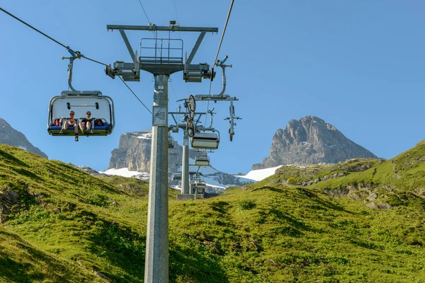 Jochpass Szwajcaria Sierpnia 2018 Osoby Kolei Linowej Jochpass Nad Engelbergiem — Zdjęcie stockowe