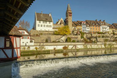Bremgarten, İsviçre - 15 Kasım 2020: İsviçre 'nin tarihi Bremgarten kenti