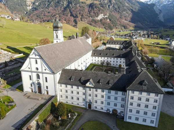 Vista Aérea Convento Engelberg Sobre Alpes Suíços — Fotografia de Stock