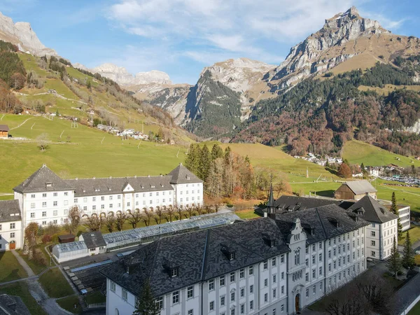 Vista Aérea Convento Engelberg Sobre Alpes Suíços — Fotografia de Stock