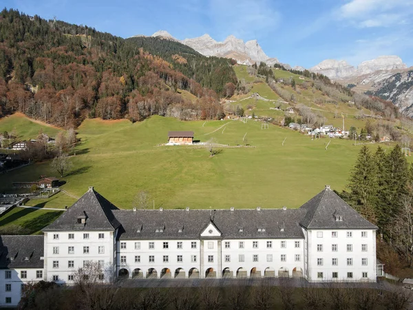 Vista Aérea Convento Engelberg Sobre Alpes Suíços — Fotografia de Stock