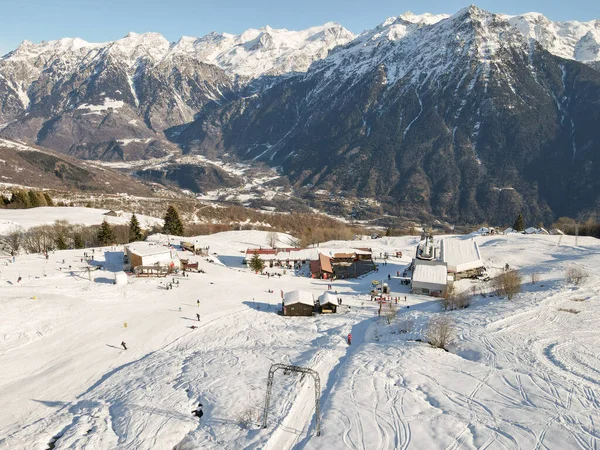 Nara Switzerland December 2020 People Skiing Slopes Nara Swiss Alps — Zdjęcie stockowe