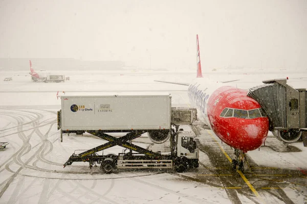 スイス チューリッヒ 2021年1月15日 スイスのチューリッヒ空港の降雪により飛行機が停止 — ストック写真